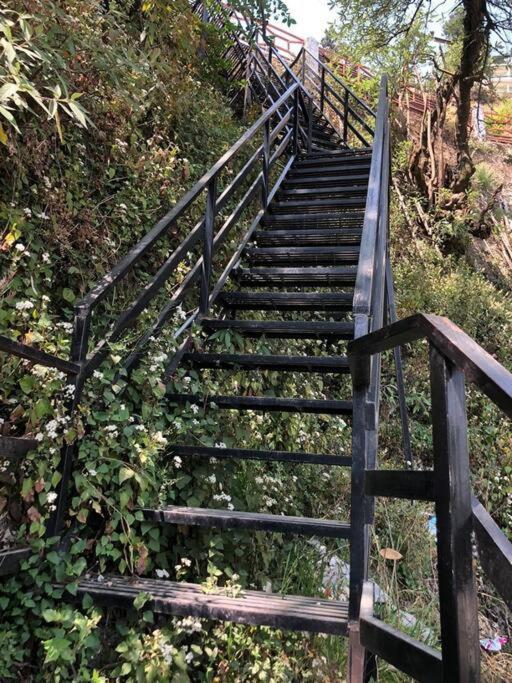 100 Stairs Holiday Home Mussoorie Buitenkant foto